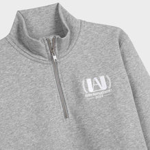 Charger l'image dans la galerie, Close up sweat col zippé gris clair premium avec broderie coeur style universitaire hero department