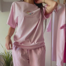 Charger et lire la vidéo dans la visionneuse de la Galerie, Tee-shirt/Sweats Pretty Witch Rose

