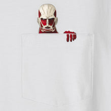 Charger l&#39;image dans la galerie, Close up t-shirt à poche blanc en coton bio avec impression pocket colossal
